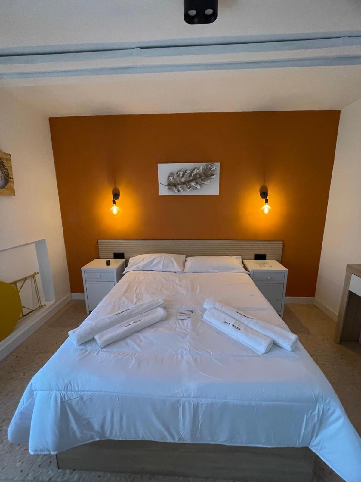 Hotel Arganda 알간다델레이 외부 사진